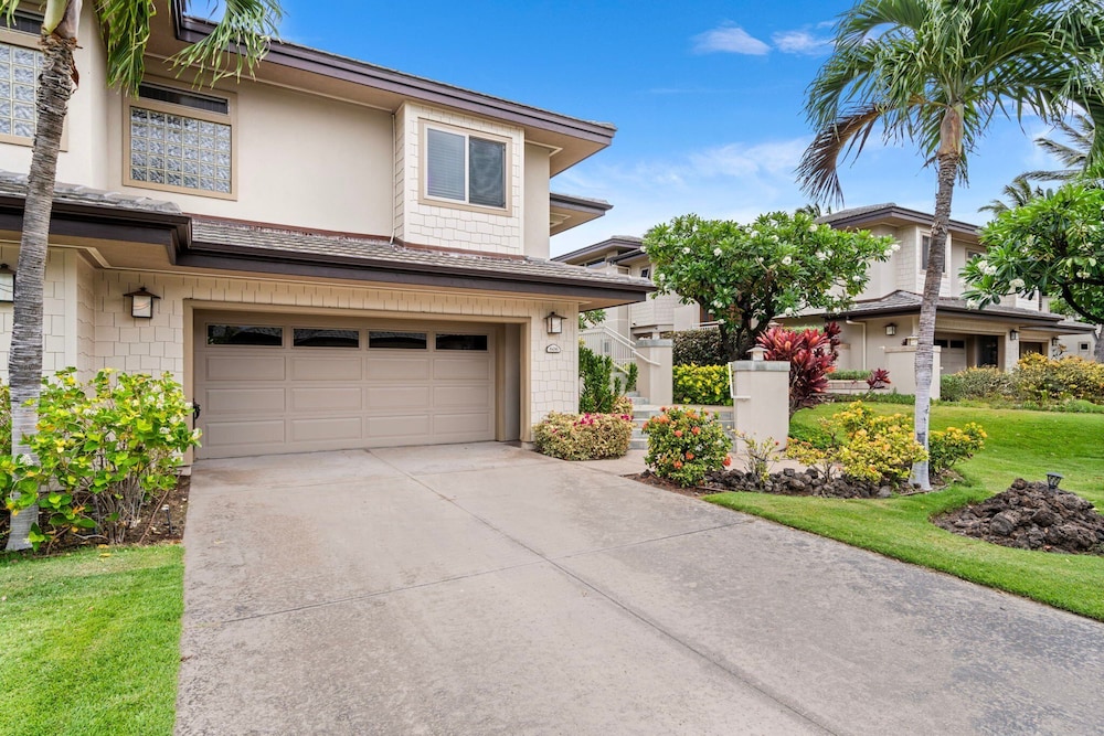 Close to Beaches & Restaurants - Spacious Townhome - Concierge Incl- Vrkcv
