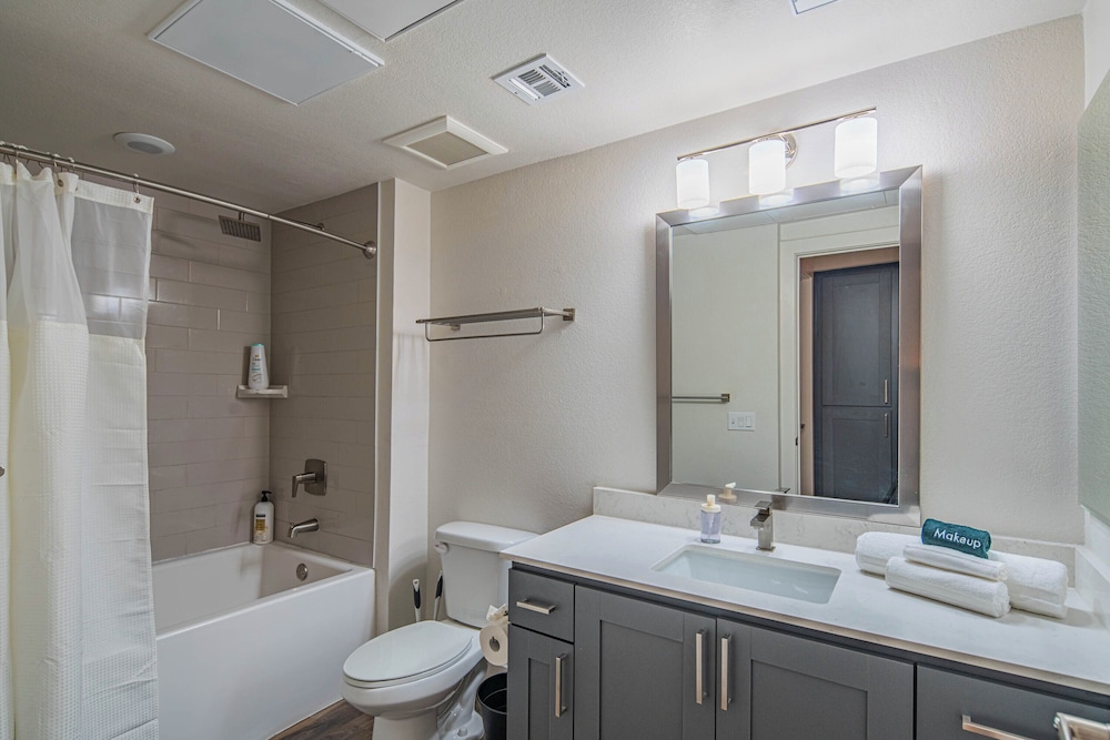 ROVE LIVING/KB - Scottsdale Grand
