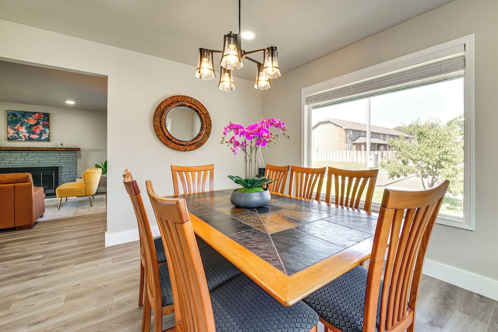 3 Mi to Dtwn: Family Home w/ Garden in Yakima