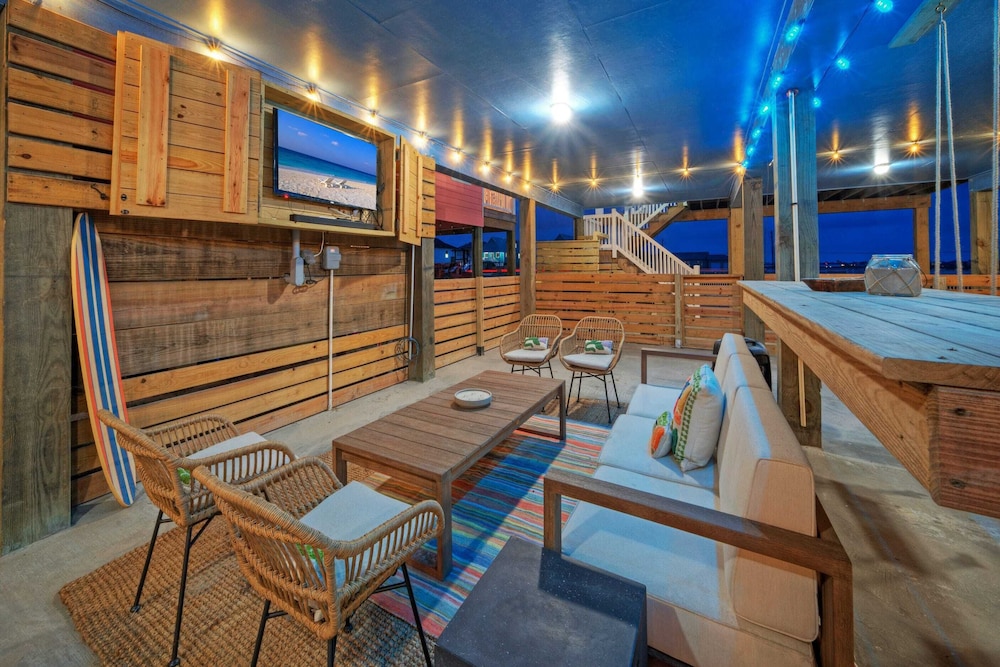 Salty Texan by Avantstay Central Location, Views