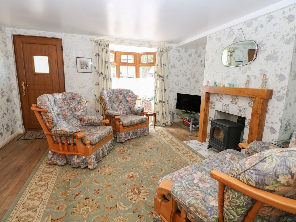 Willow Cottage view 4