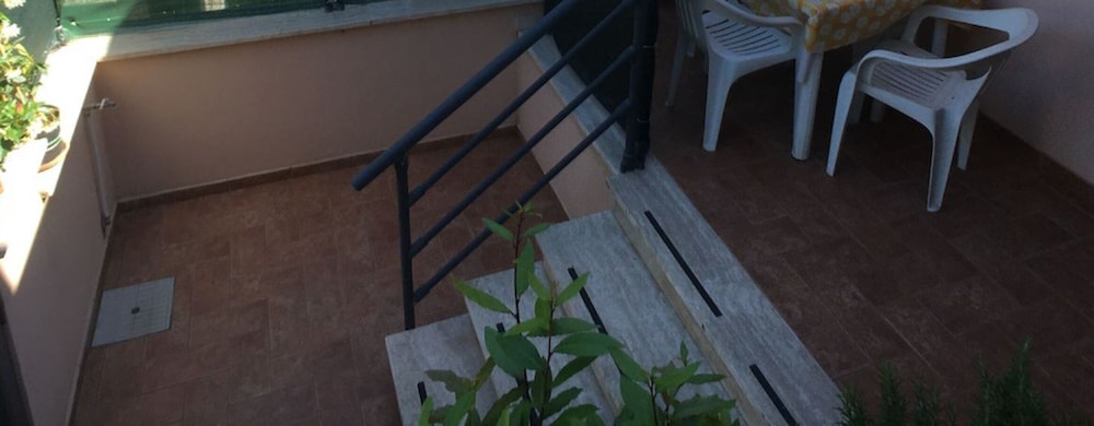 5 Beds in Front of Bagno Paradisino-rif Marche