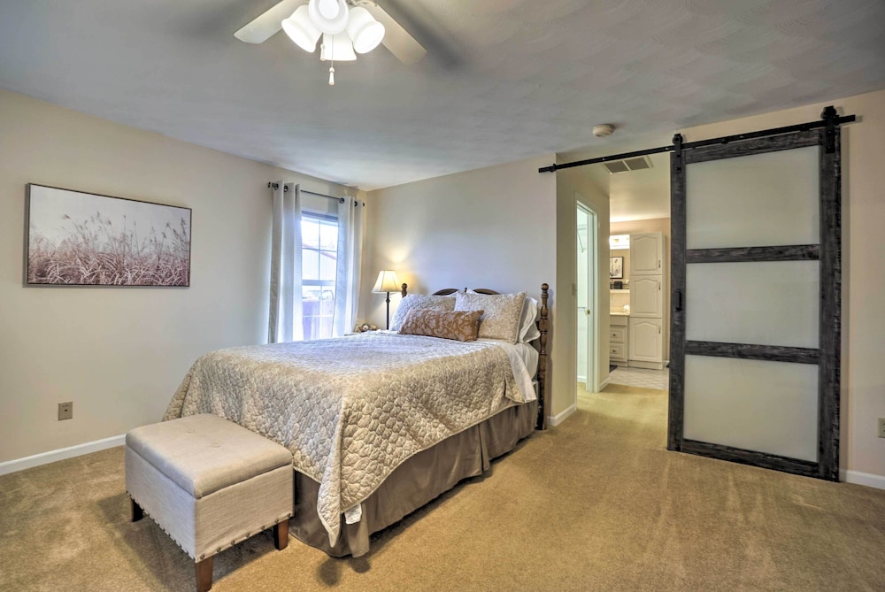 Delightful Tipp City Unit w/ Covered Patio! view 5