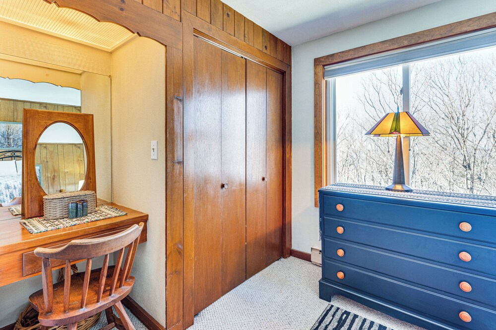 Hiking Galore: Mittersill Townhome in Franconia!