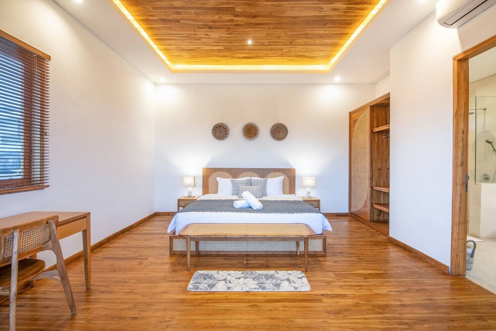 Breeze Opulent 6 BR in With Ocean View 5 Mins to Savaya