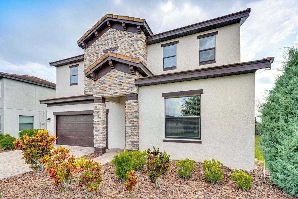 Balmoral Resort Home: Private Pool w/ Lake Views!