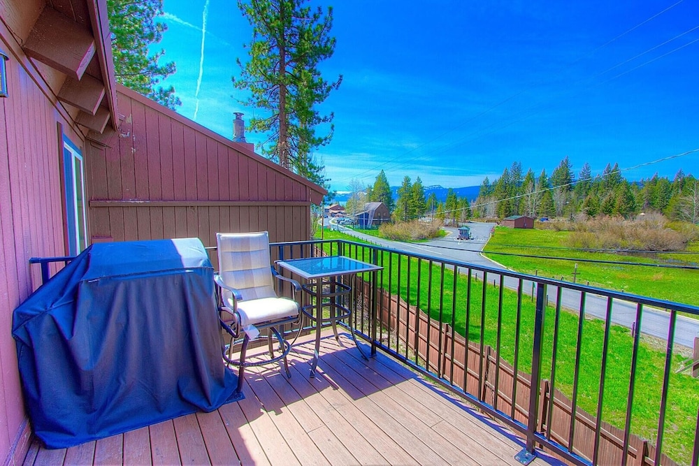 Park View Paradise 3 Bedroom Condo by RedAwning - Property Image 9