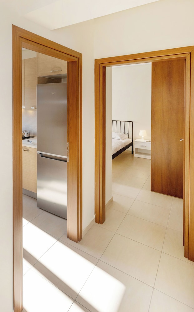 Urban Oasis with Acropolis Views by GHH