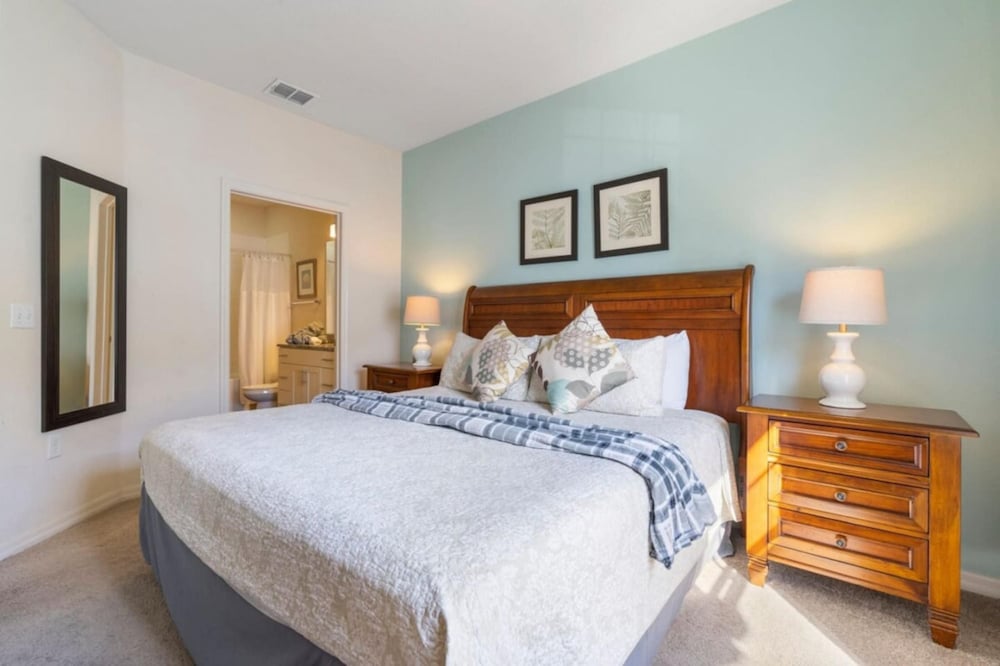 Amazing 4bdr House in Disney 20104