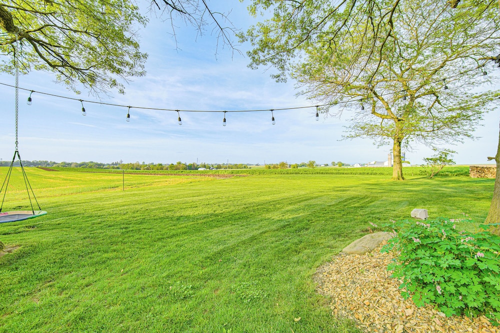 3 Mi to Dutch Wonderland: Serene Home w/ Deck view 5