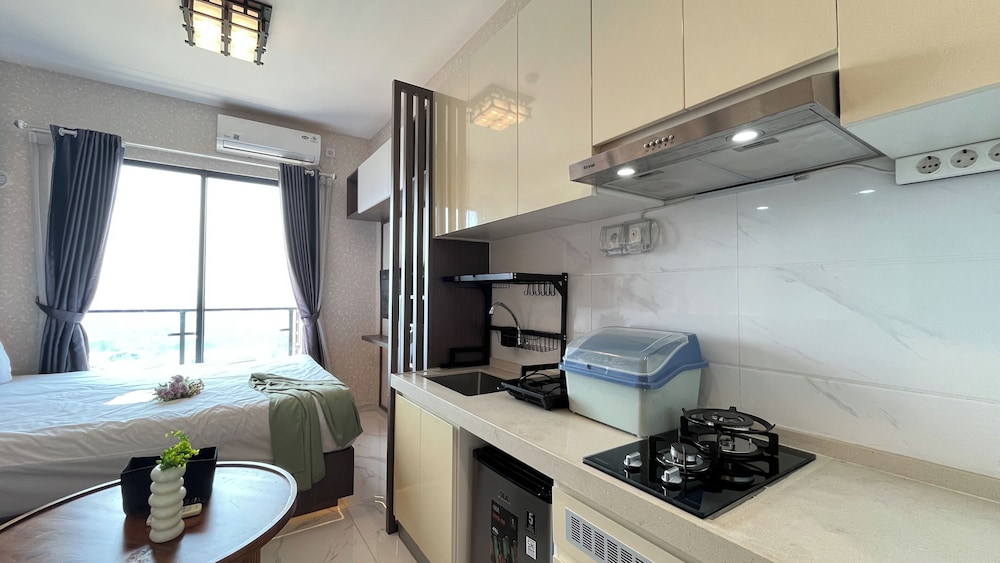 Comfort And Quiet Studio At Apartment Sky House Bsd
