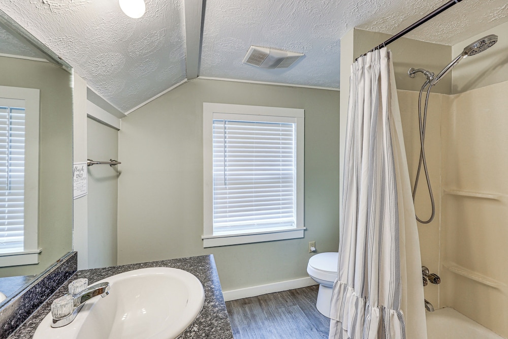 Great for Gatherings! Gem < 1 Mi to Dtwn Texarkana