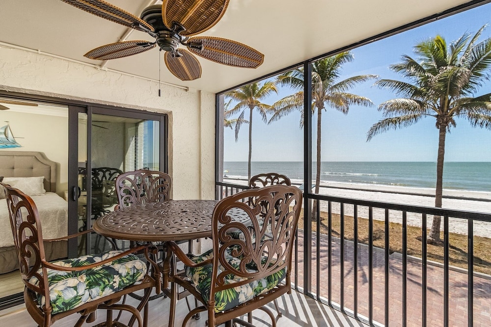 Seaside 108: Oceanview 2br/2ba Condo With Pool, Steps To Beach 2 Bedroom Condo