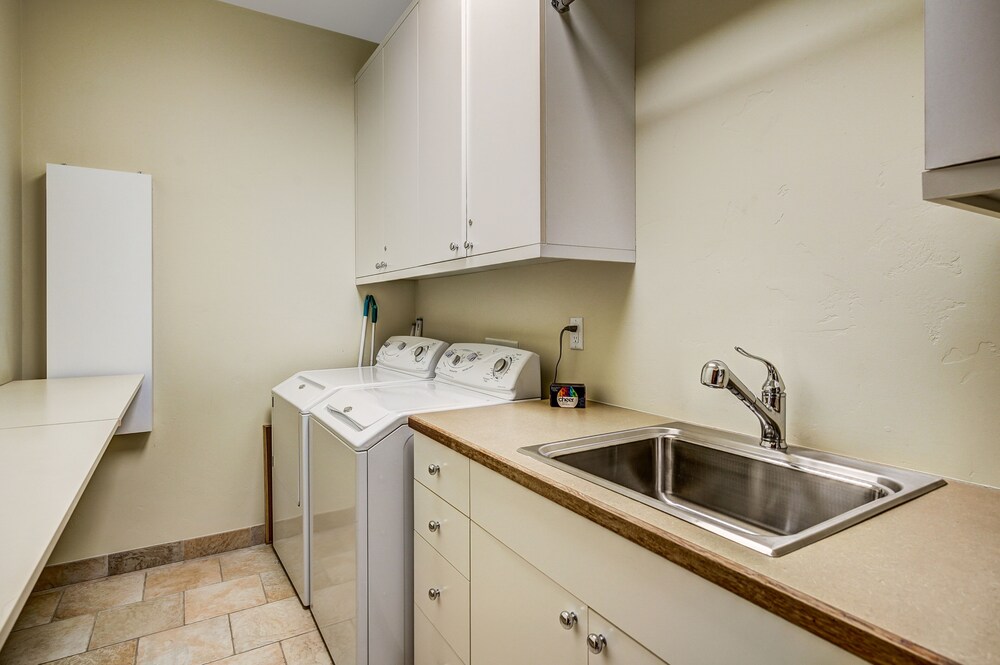 Luxury renovation! Ski-in/Ski-out 5 Br Private Townhome, Top of Bachelor Gulch - majestic view & exclusive location! by RedAwning