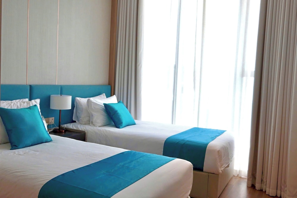 Alacarte Ha Long Bay By Azure