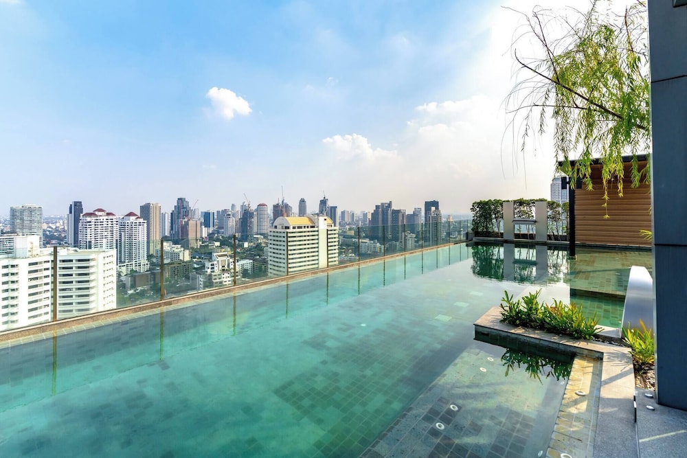 Free Airport Pick Up Rooftop Pool Jacuzzi Gym BTS Emqartier Shopping Mall