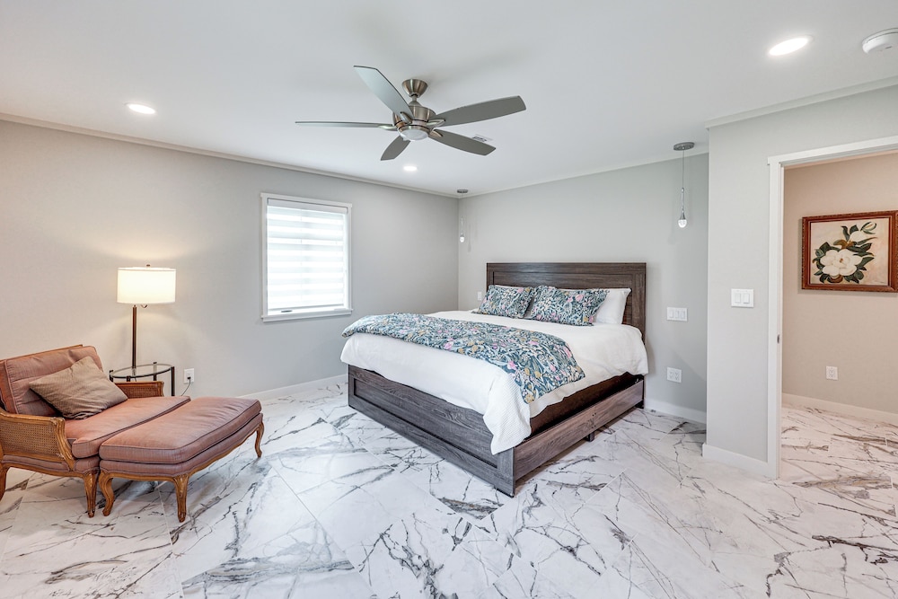 < 1 Mi to Sau: Newly Renovated Home w/ Yard!