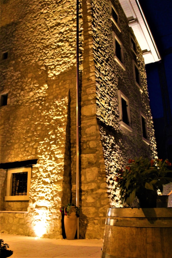 Arco di Vino - Tourist Location