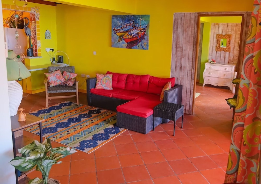 Flamingo Bequia - 4 B R Villa Including Cottage