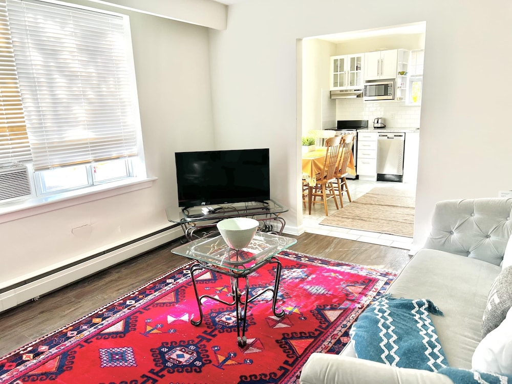 Elegant Brand New Apartment in Central Burlington