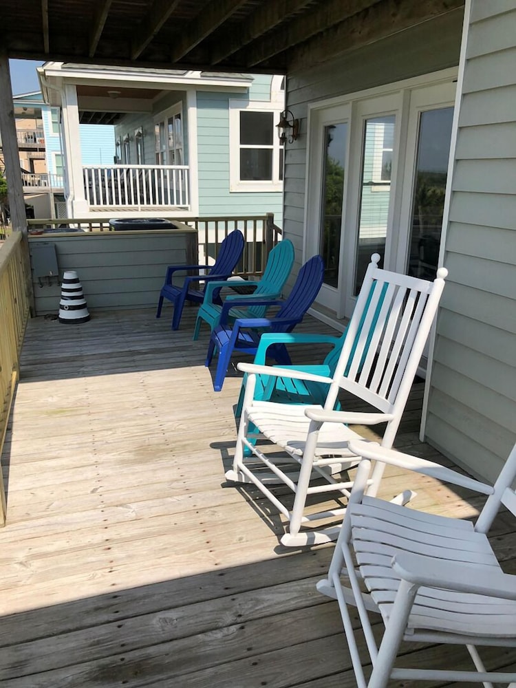 Tailslide Inn 4 Bedroom Home by RedAwning - Property Image 6