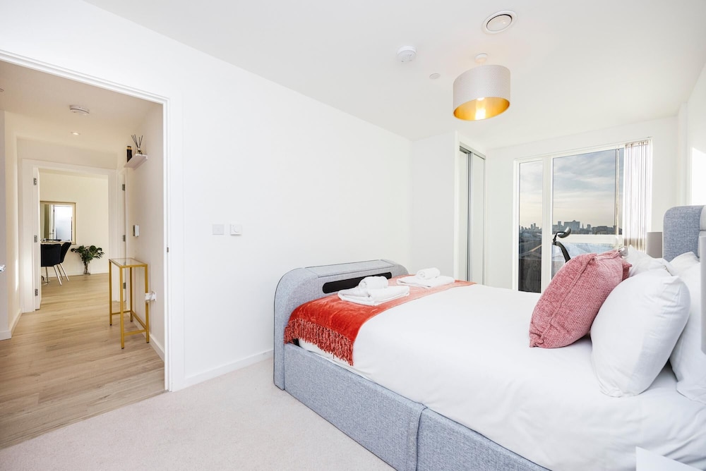 Newly Built 2 Bed Apartment By London City Airport