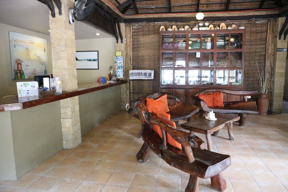 Lobby & Reception
