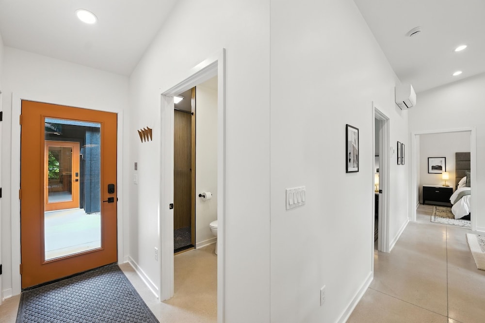 500 House - Unit D 2 Bedroom Townhouse