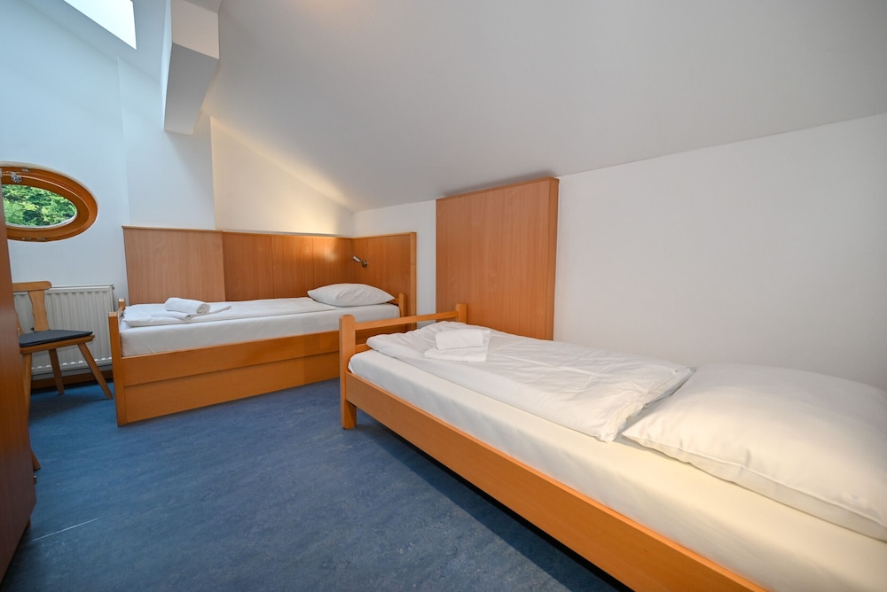 Schmitten 27 - Room 9 200m From ski Lift