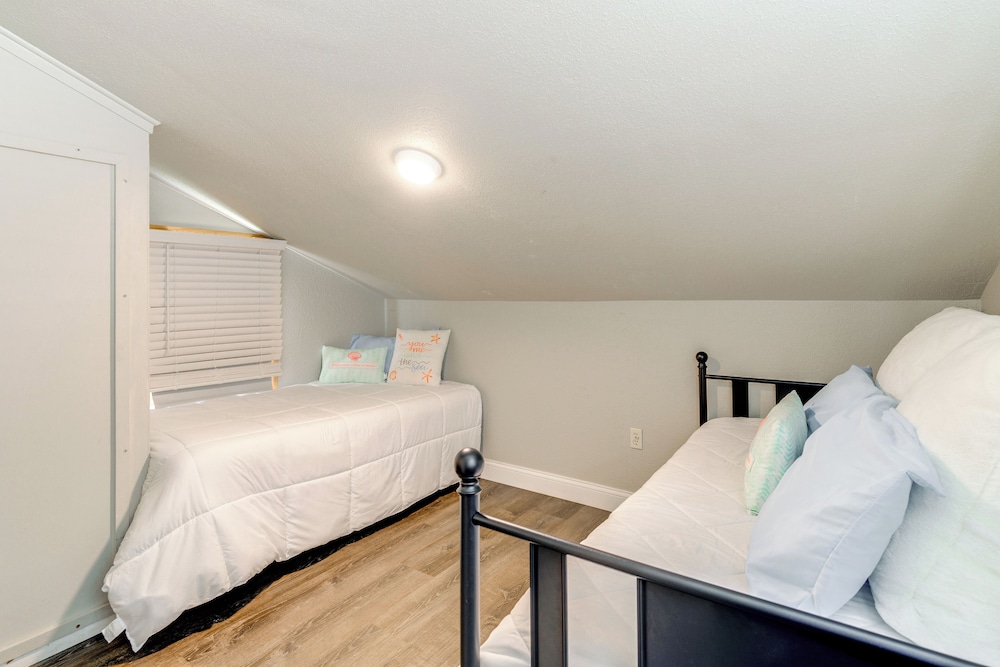 Boat & Fish: Gem w/ Water Views on Lake Livingston