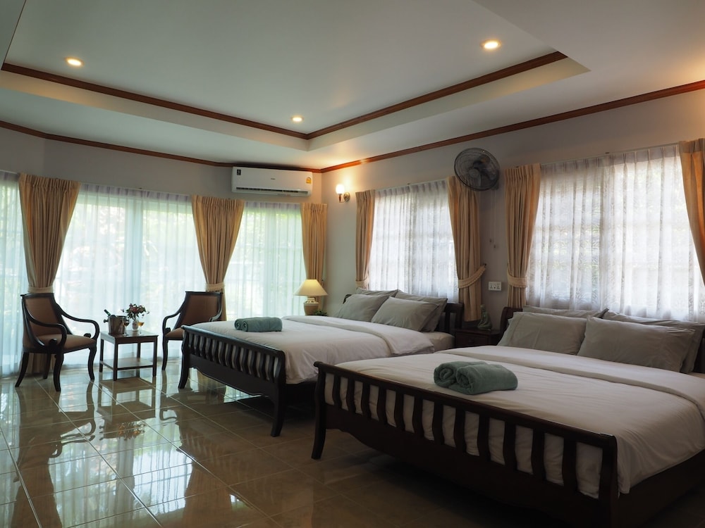 Lets Chill Pool Villa Najomtien Sattahip view 4