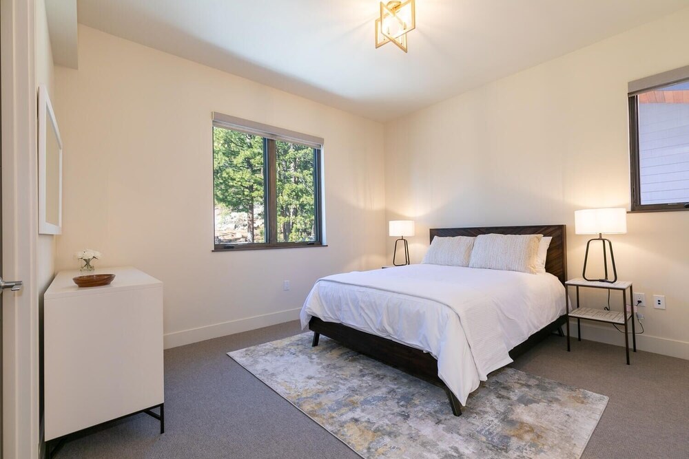 Crystal Bay Penthouse 301 3 Bedroom Condo