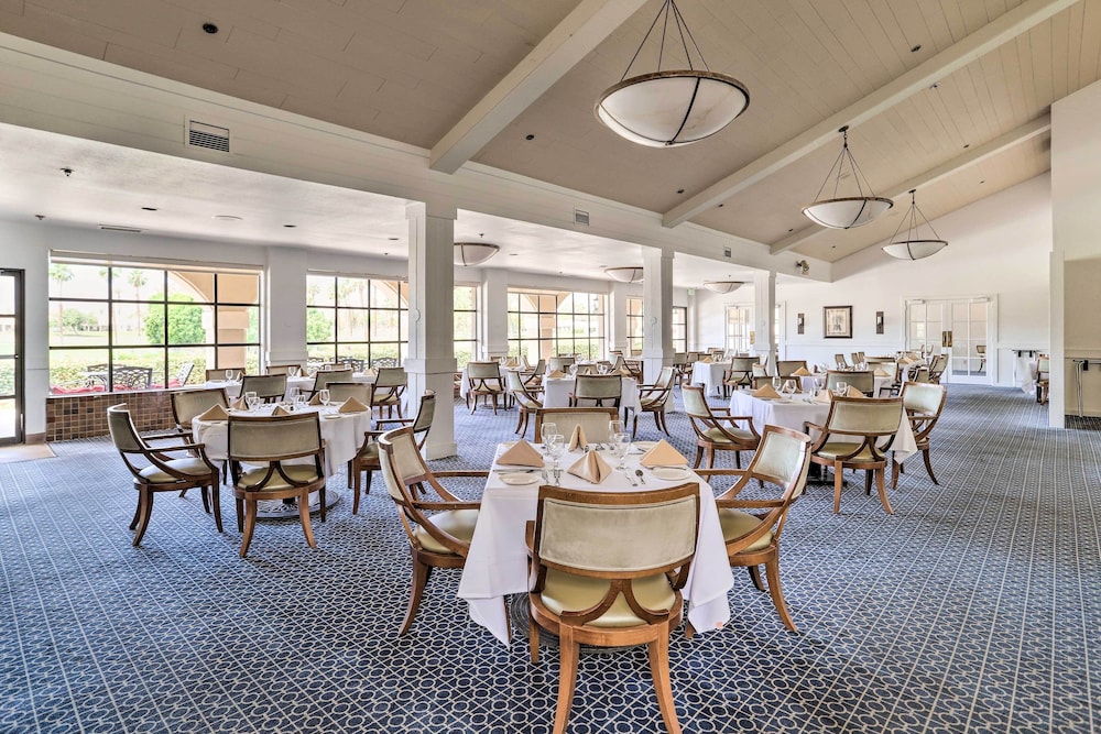 Pet-friendly Palm Desert Retreat: Golf Course View