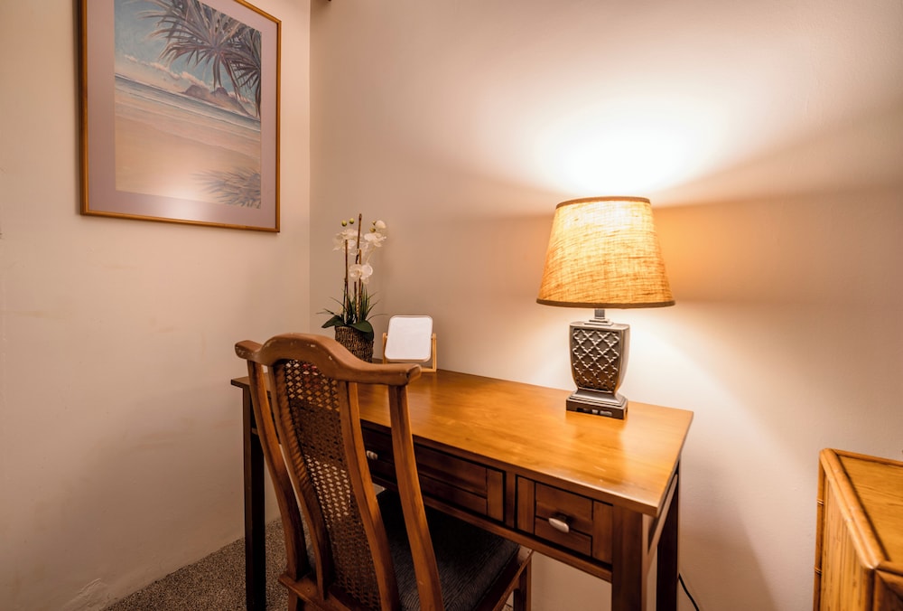 Polo Beach Club Vacation Rentals - APlus Resorts