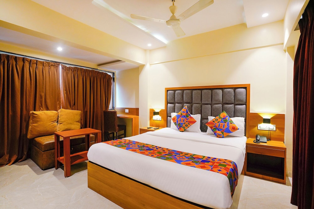 Fabhotel Ratna Mahal