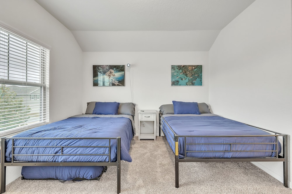 Modern 3br In Gated Community Near Jbsa & Seaworld 3 Bedroom Duplex