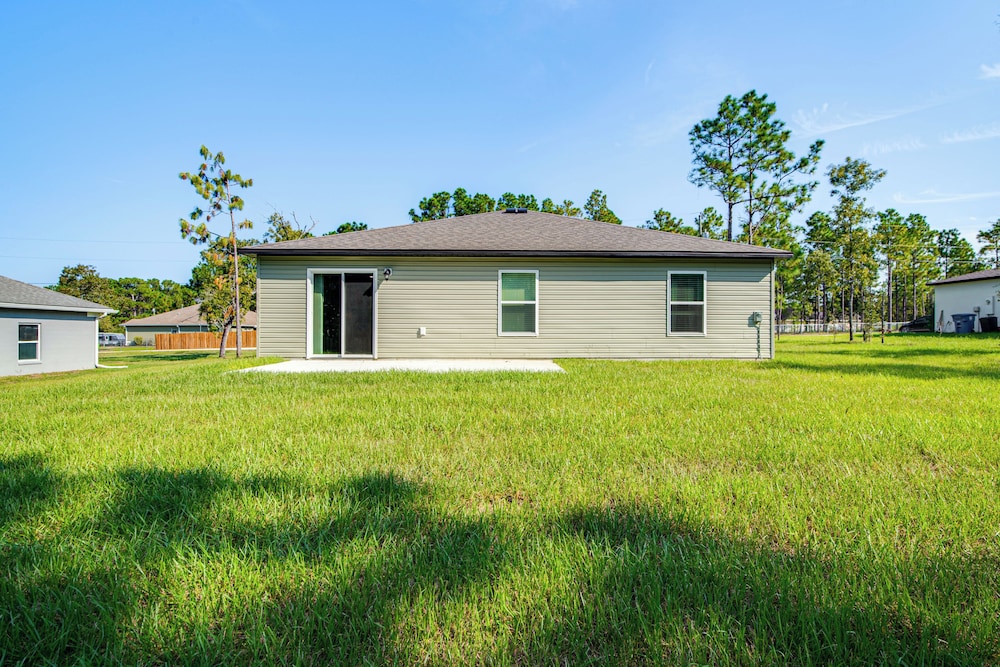 Tranquil Getaway w/ Spacious Yard in Brooksville!