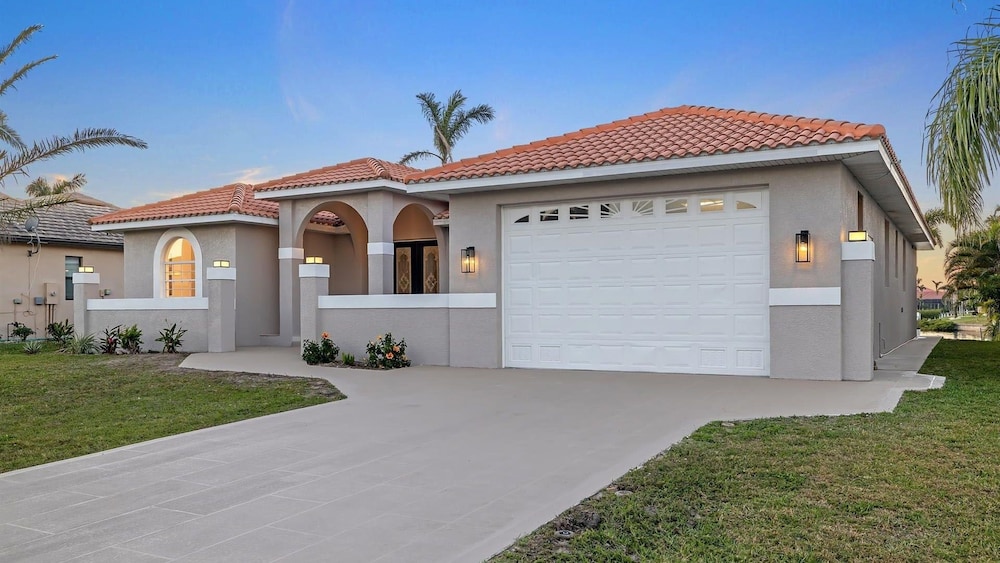 Punta Gorda Isles Vacation Home With Private Pool, Office, Canal W Dock 2 Bedroom Home
