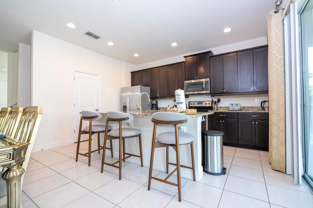 510 BS - 5BD Elegant Escape: Private Haven