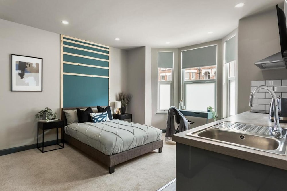 Charming Studio Apartment in Coventry view 2
