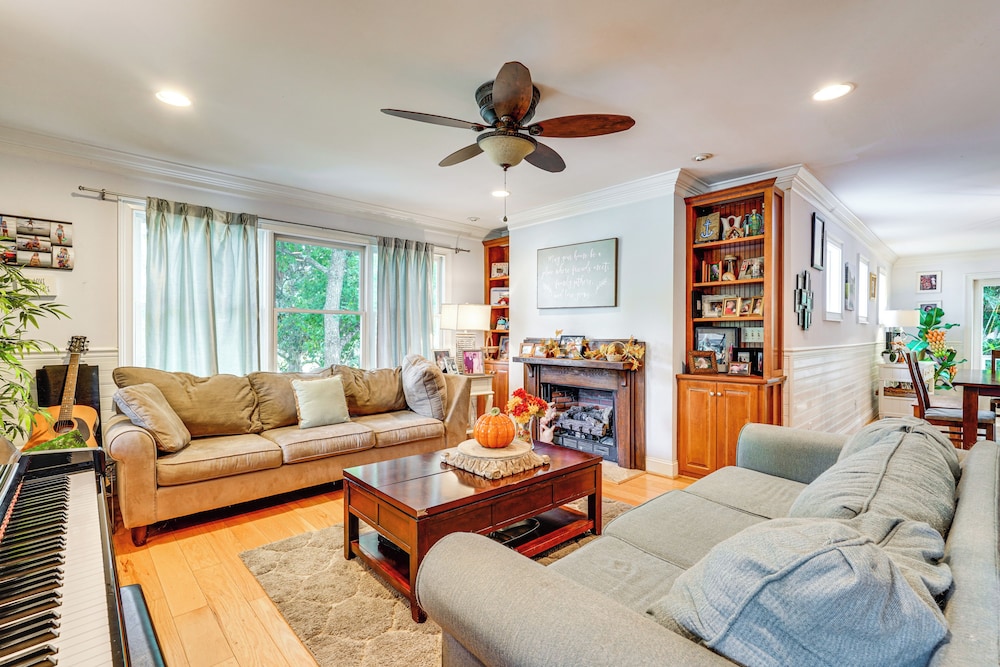 Walk to Beach: Gem w/ Pool & Spa in Isle of Palms!