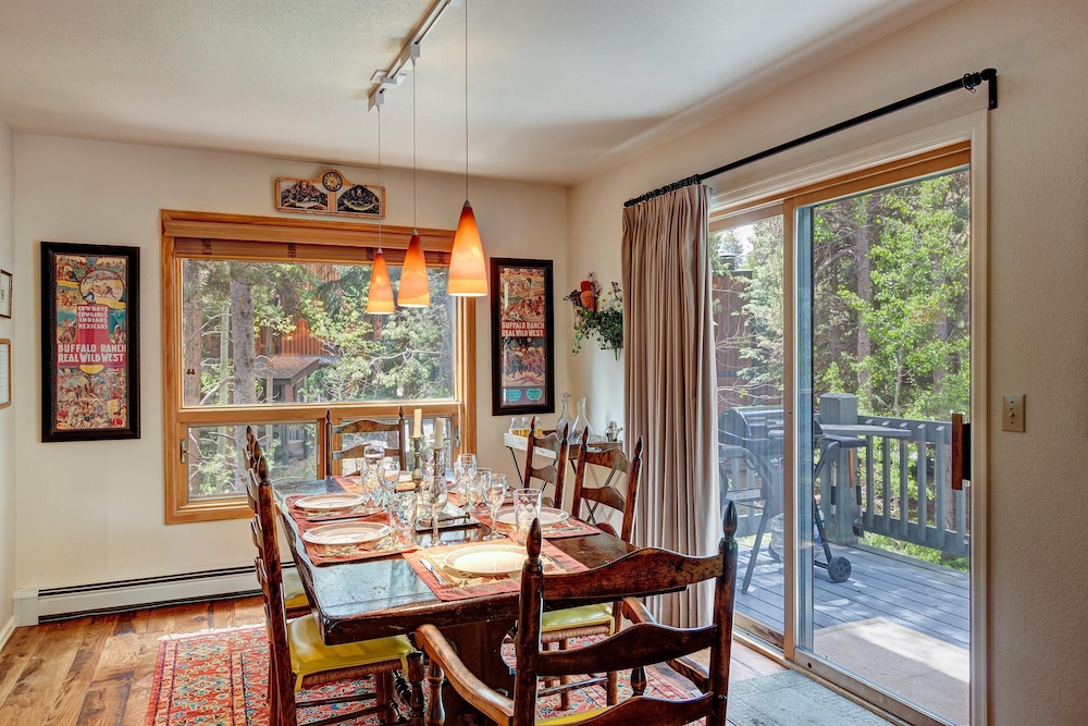 Pine Creek Lodge 3 Bedroom Townhouse by RedAwning