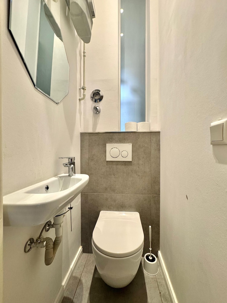 Family Apartments by Main