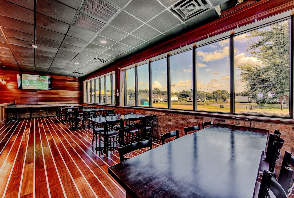 Southern Breeze Lodge view 2
