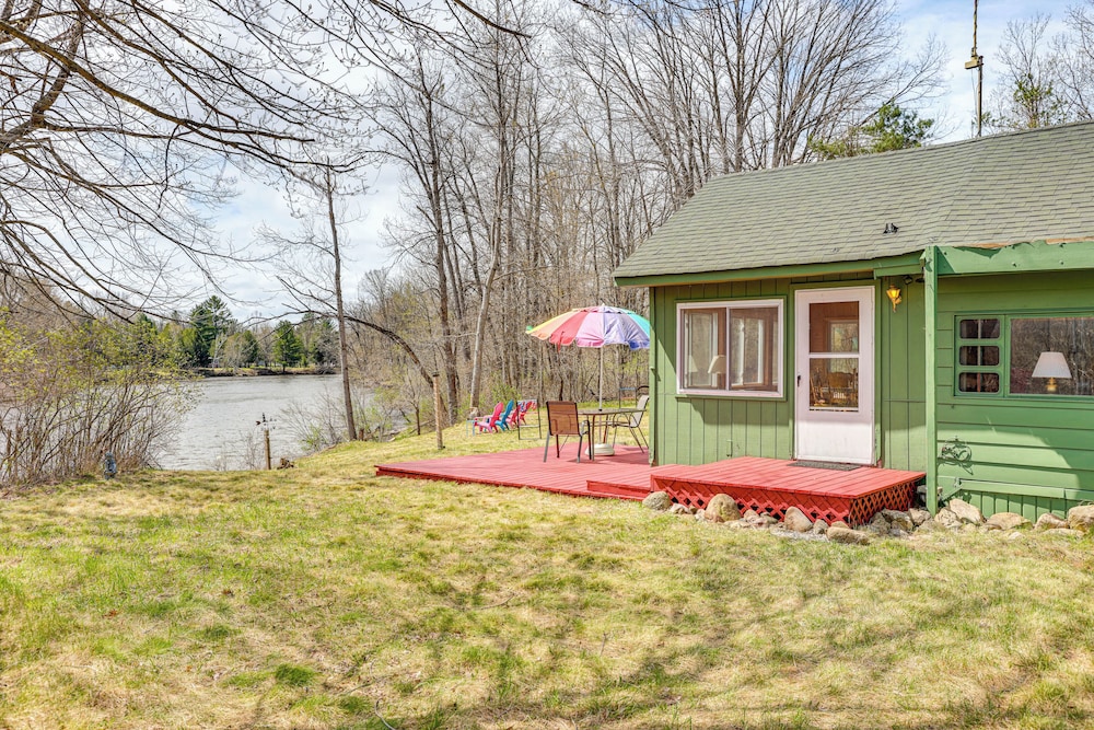 4 Mi to Snowmobile Trails: Muskegon River Retreat
