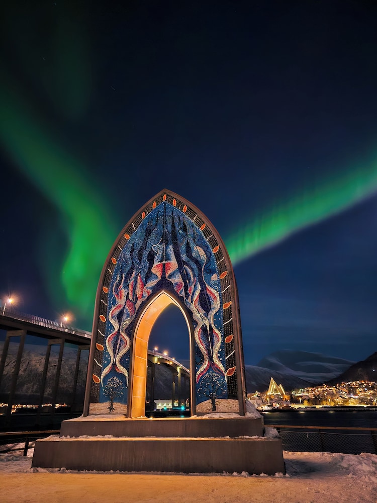 TotalApartments Northern Lights Penthouse
