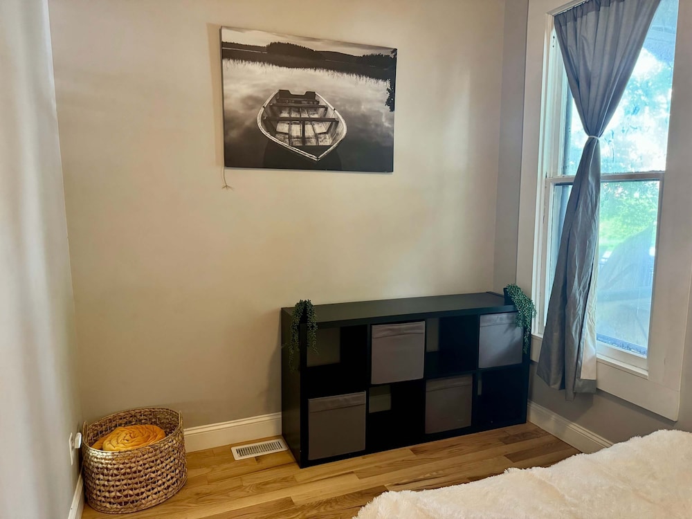 Prime Location - Top Rated - Clean - Parking Free