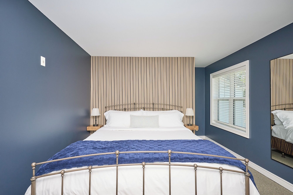 Nine Vines Hotel