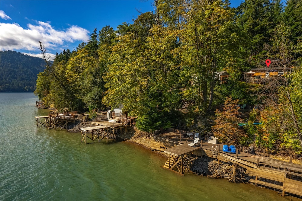 Reed s Cove Cabin in Hoodsport