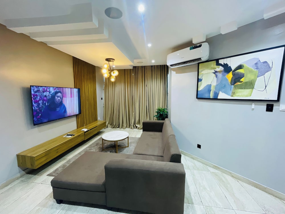 The Azaria Hotel and Apartments